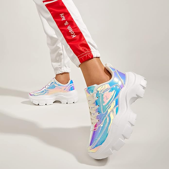 Sneaker Plataforma Luminosa: Holográfica & Ultra Ligera