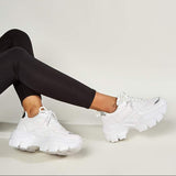 Sneaker Hologram Silver: Plataforma Chunky & Efecto Holograma