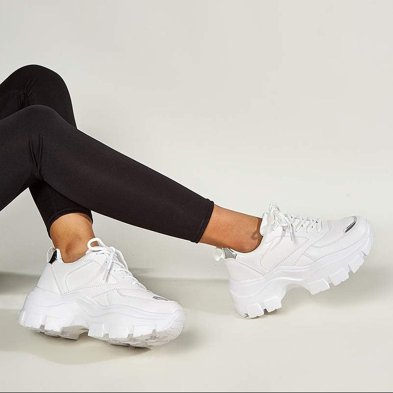 Sneaker Hologram Silver: Plataforma Chunky & Efecto Holograma