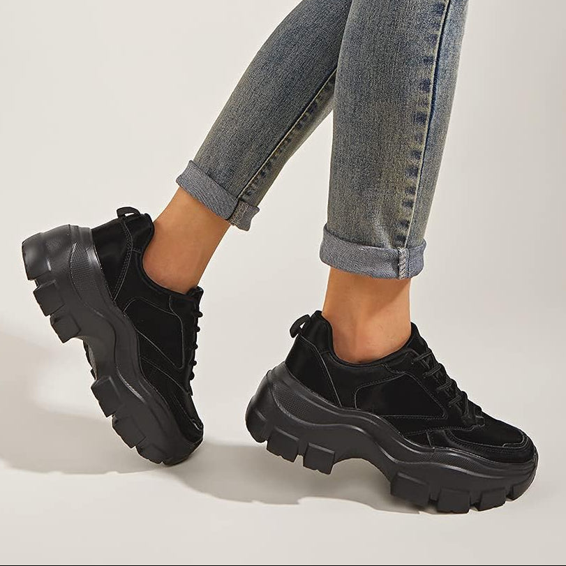 Sneakers Aura Walk: Plataforma Chunky & Efecto Holográfico