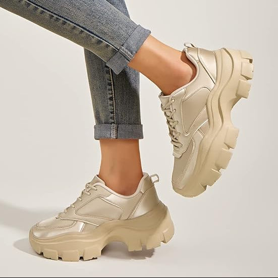Sneakers Aura Walk: Plataforma Chunky & Efecto Holográfico
