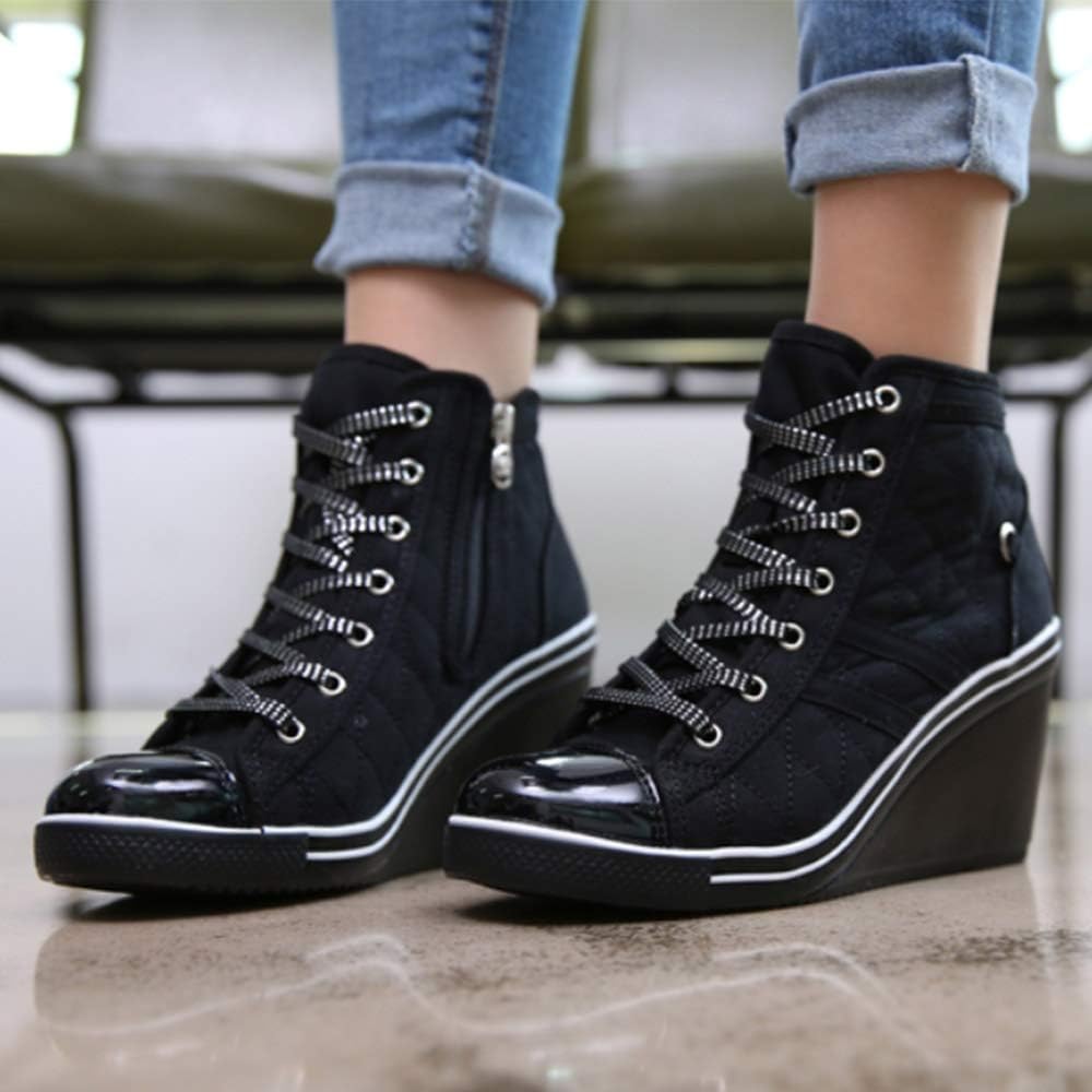 Wedge Sneaker Brooklyn: Diseño Acolchado & Tacón Oculto