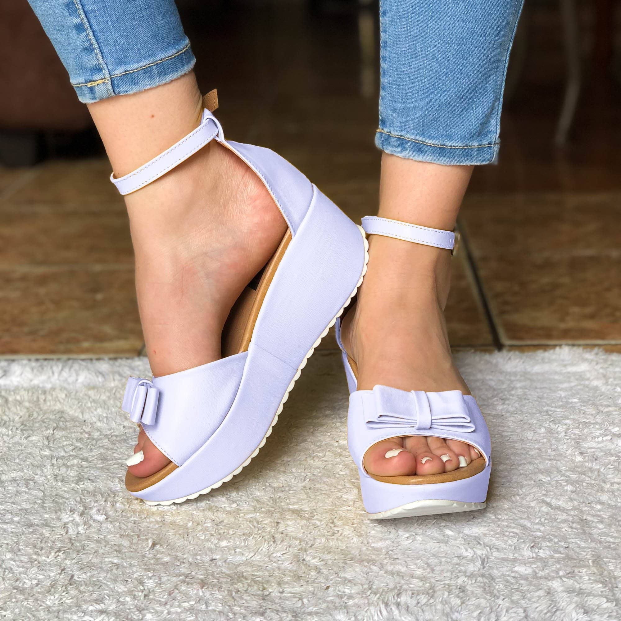 Lindas Sandalias De Plataforma Con Un Chongo Blanco / 34 Normal Zapatos Medianos