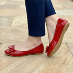 Flat Charol Bow: Comodidad 24/7 y Efecto Estilizador