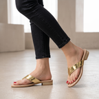 Sandalias Metálicas 'Lumina': Elegancia y Confort en Cada Paso