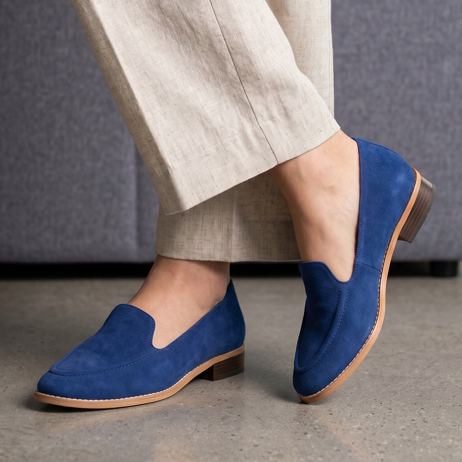 Zapatilla cerrada de gamuza, variedad de colores