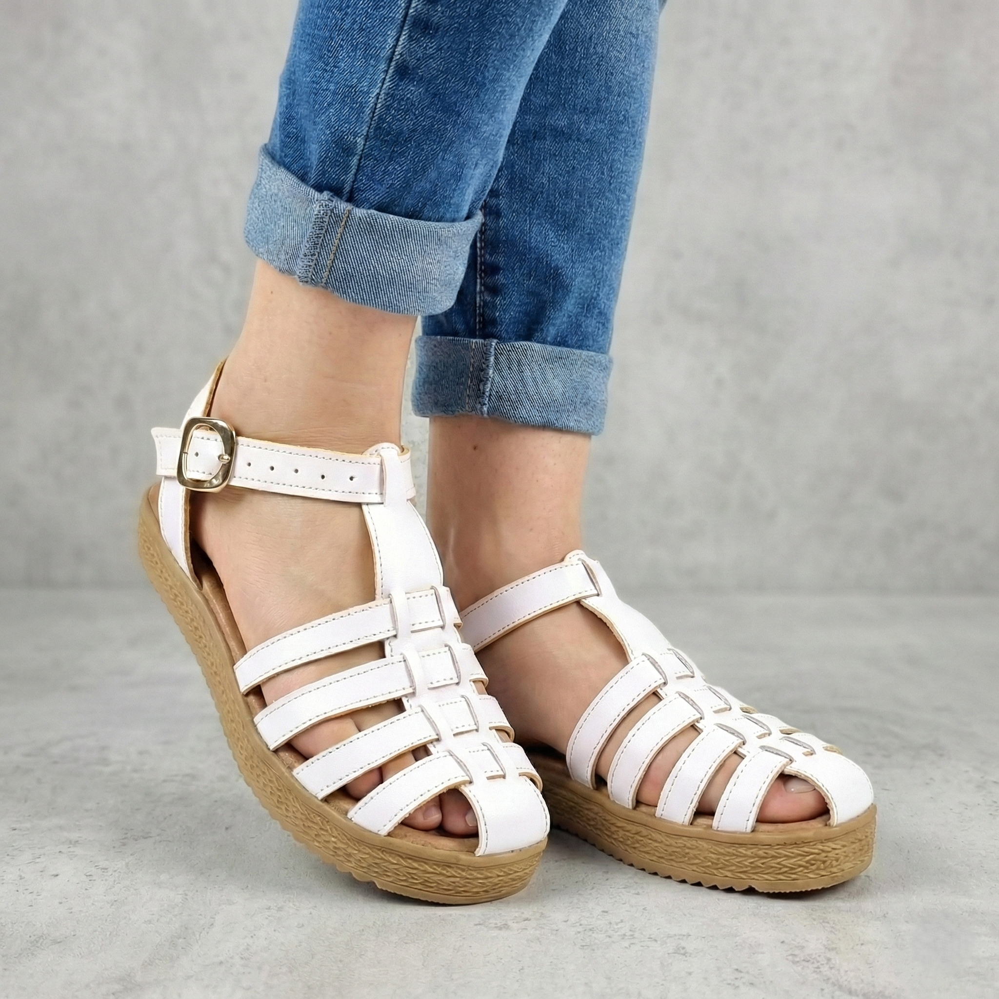 Sandalia Cerrada Trenzada: Suela Cómoda 2.5cm