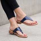 Sandalias Minimalistas de Charol con Plataforma Baja – Elegancia Contemporánea
