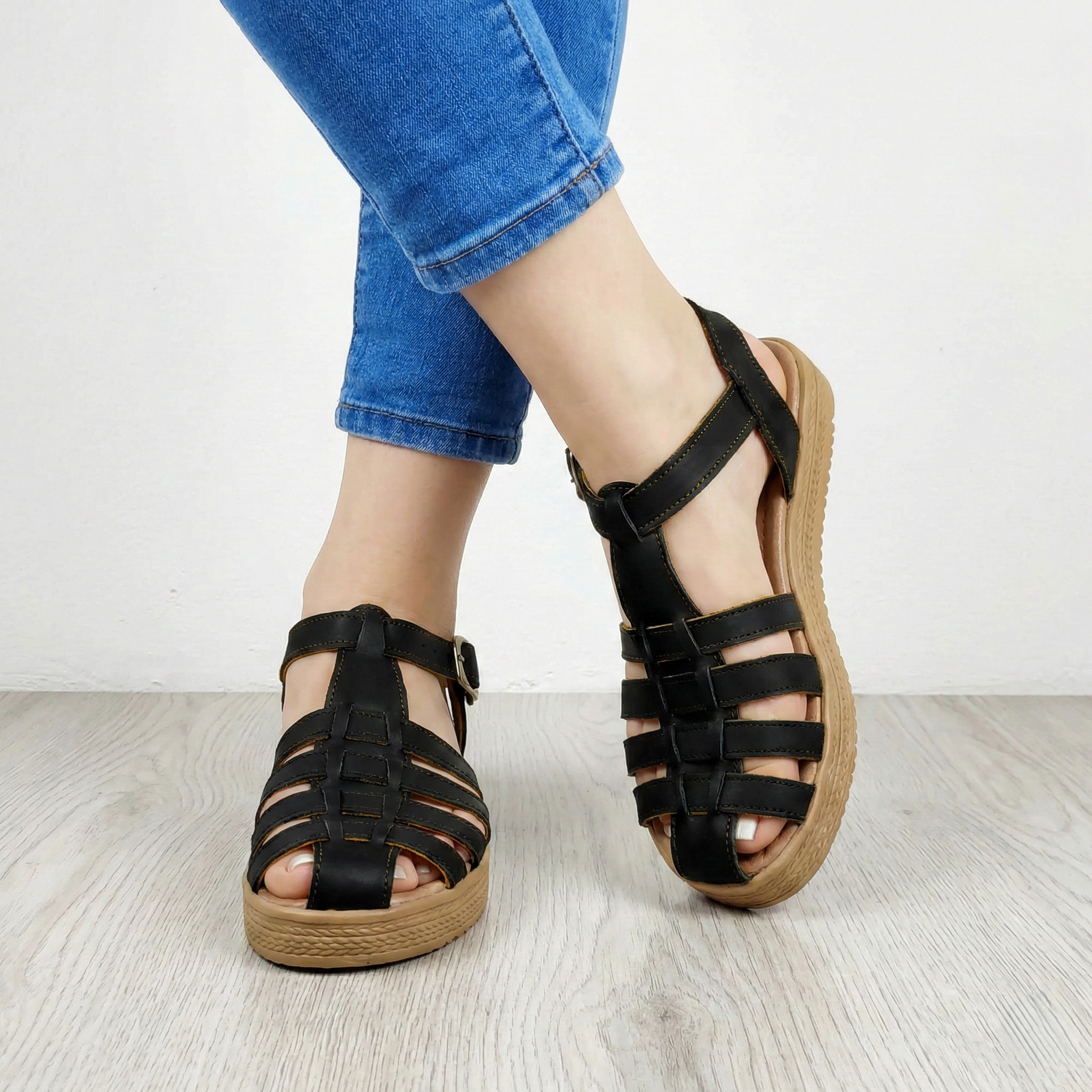 Sandalia Cerrada Trenzada: Suela Cómoda 2.5cm