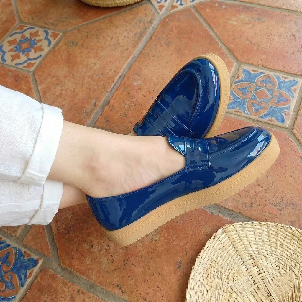 Mocasín Classic Daily: Charol Premium con Suela Confort (El Best Seller)