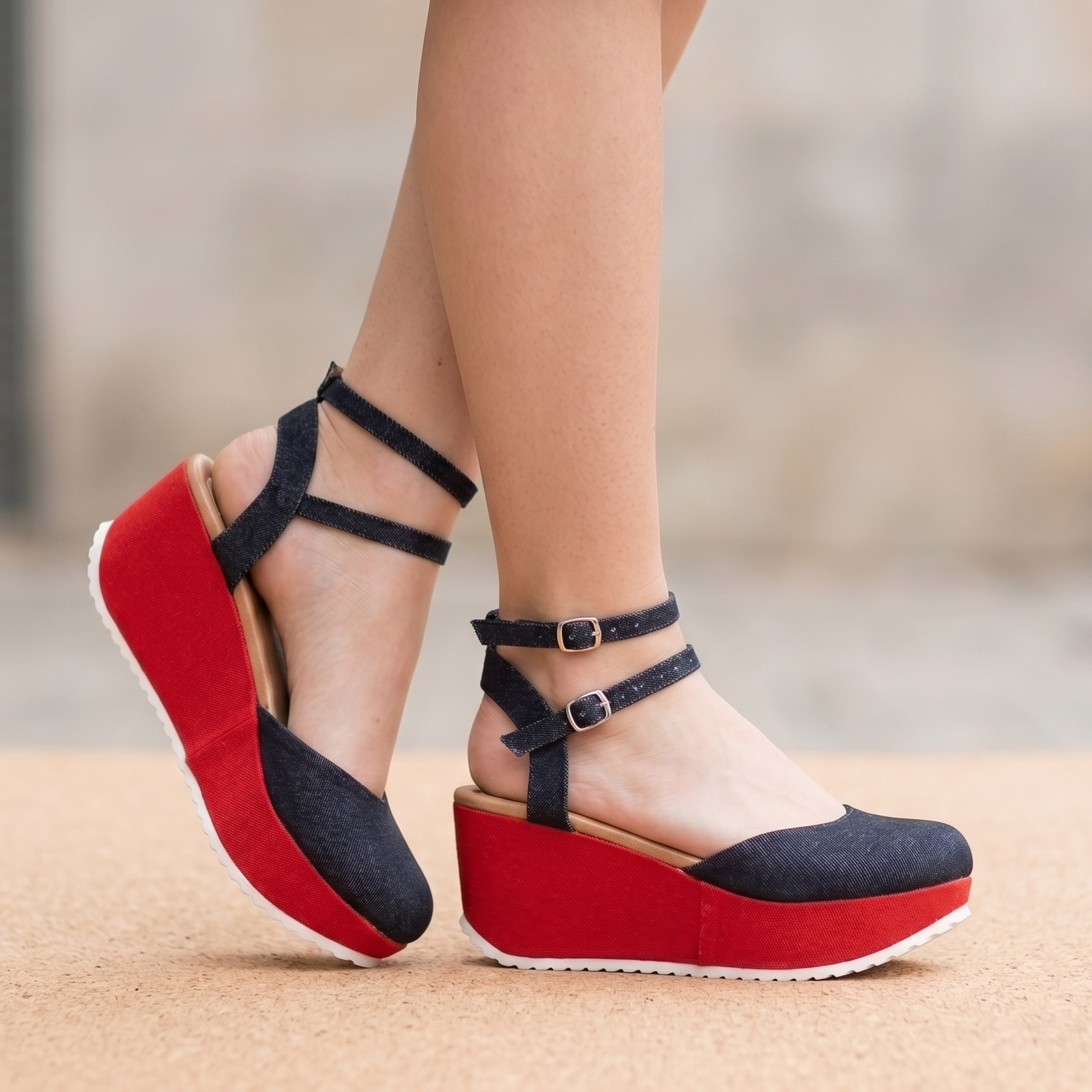 Plataforma roja y azul (estilo jean)