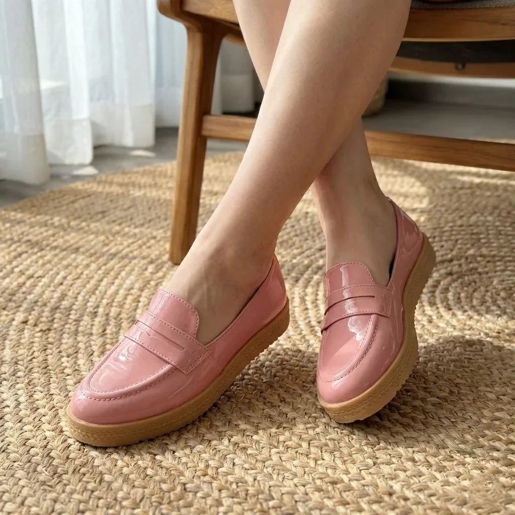 Mocasín Classic Daily: Charol Premium con Suela Confort (El Best Seller)