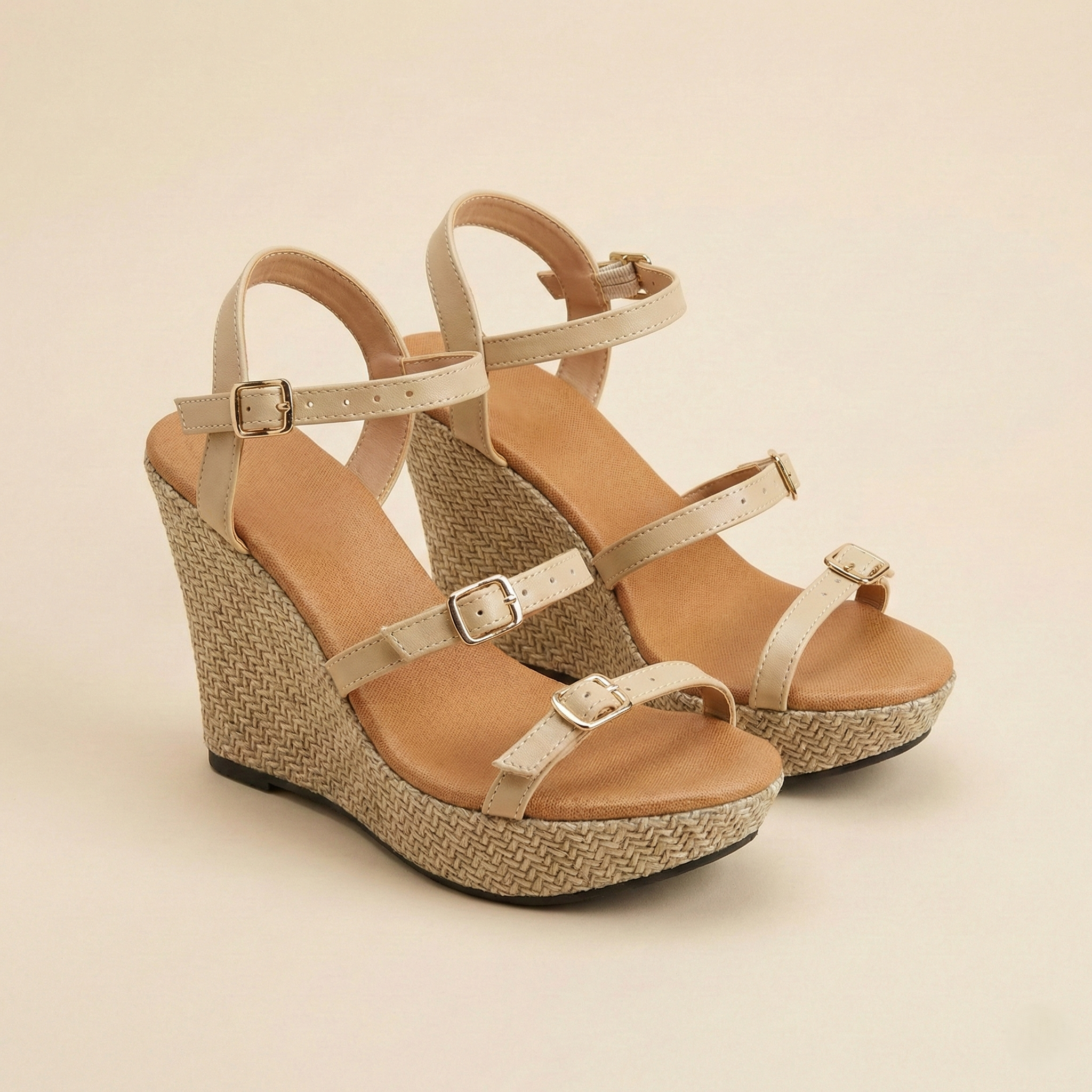 El Ajuste Perfecto: Sandalia de Plataforma con Triple Hebilla 100% Ajustable