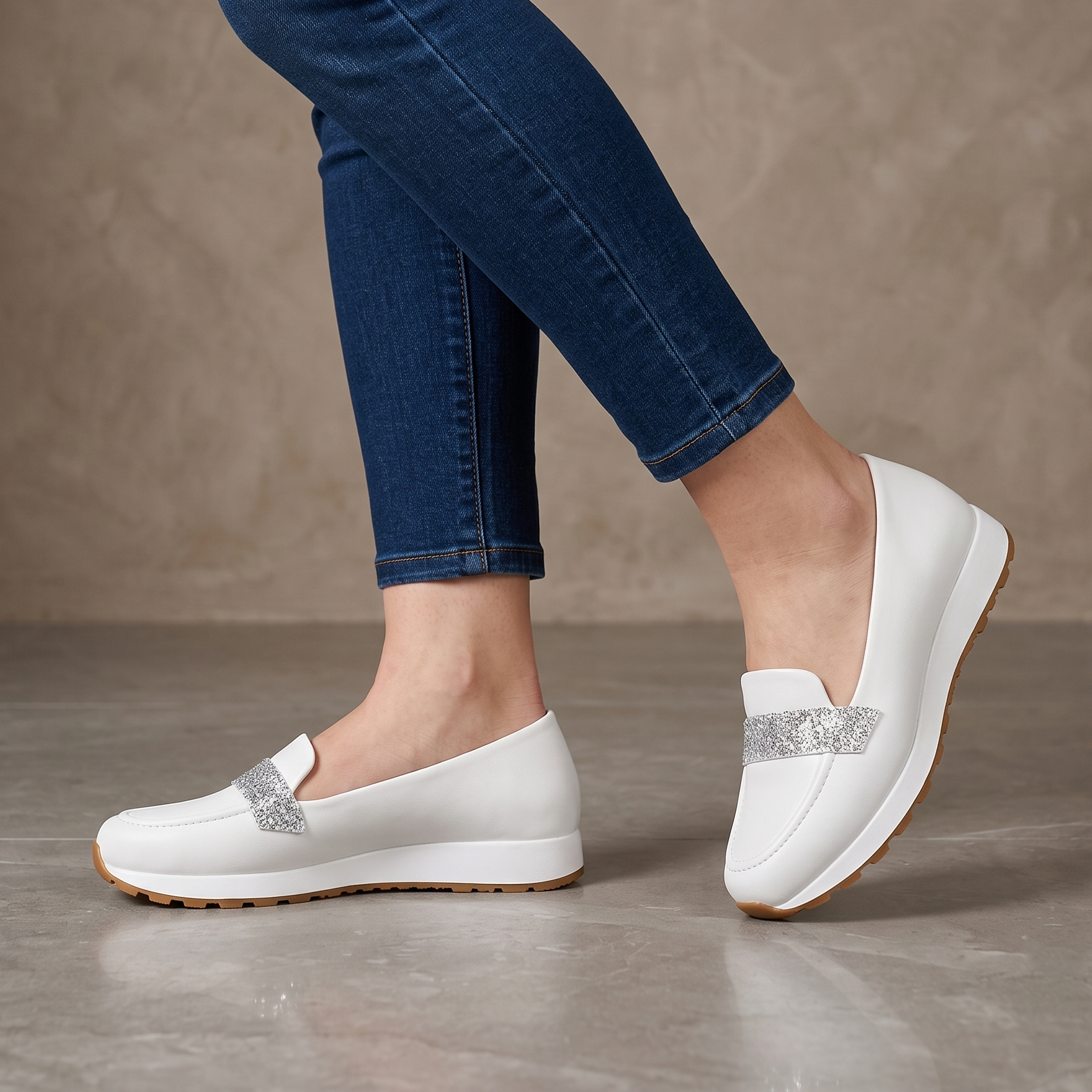 Mocasines Slip-On con Plataforma y Detalle Brillante
