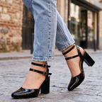 Tacones Brillantes: con Diseño Refinado