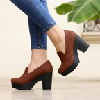 Tacón Mediano en Tonos Vibrantes. Estilo y Confort con Carácter