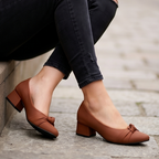 Zapatos con Tacón Bajo y Detalle de Nudo Delicado