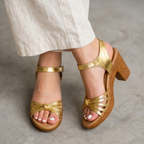 Sandalias Destello Elegantes en Charol Espejo