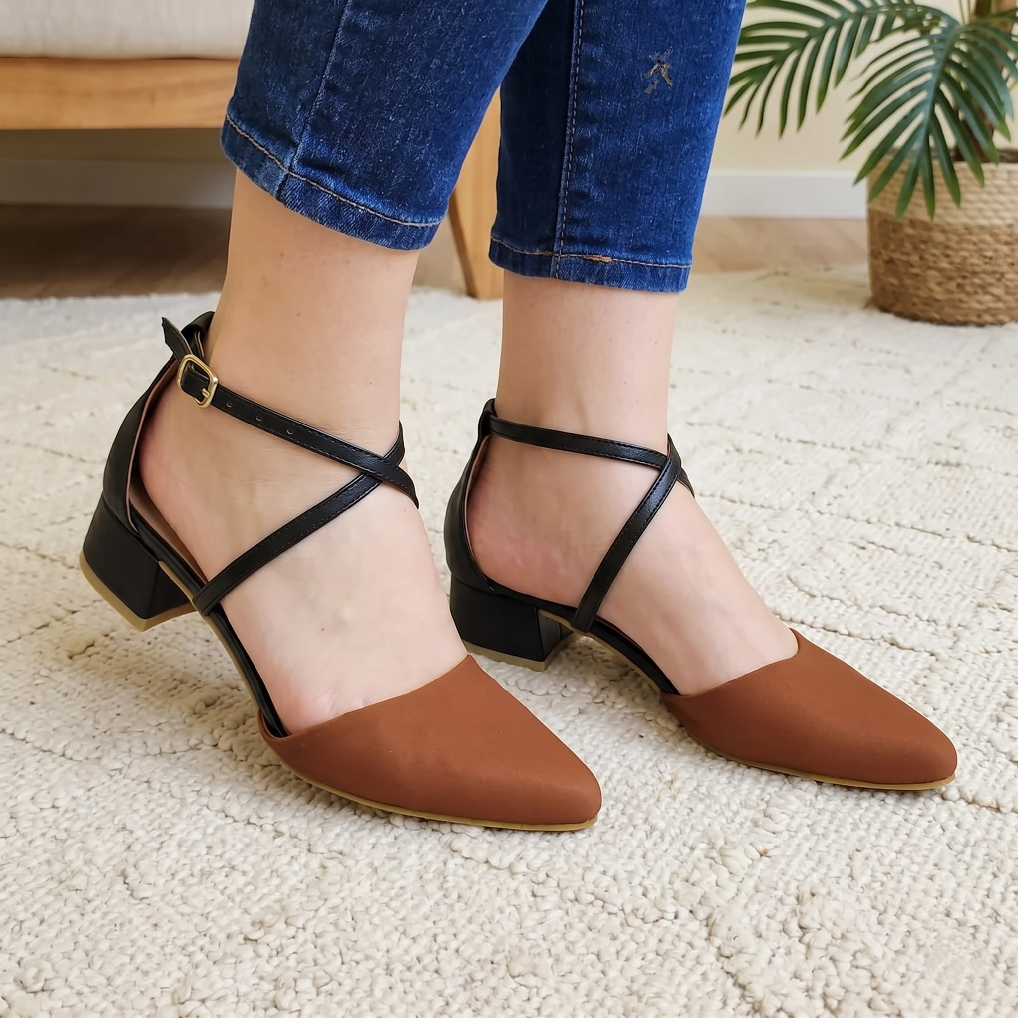 Lindo zapato con un tacon pequeño. Estiliza tu figura y te aporta elegancia