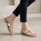 Sandalias Metálicas 'Lumina': Elegancia y Confort en Cada Paso