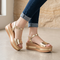 Plataforma Dorada: Estilo que eleva tu altura y tu outfit