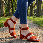 Zapato no tan alto hecho de gamuza