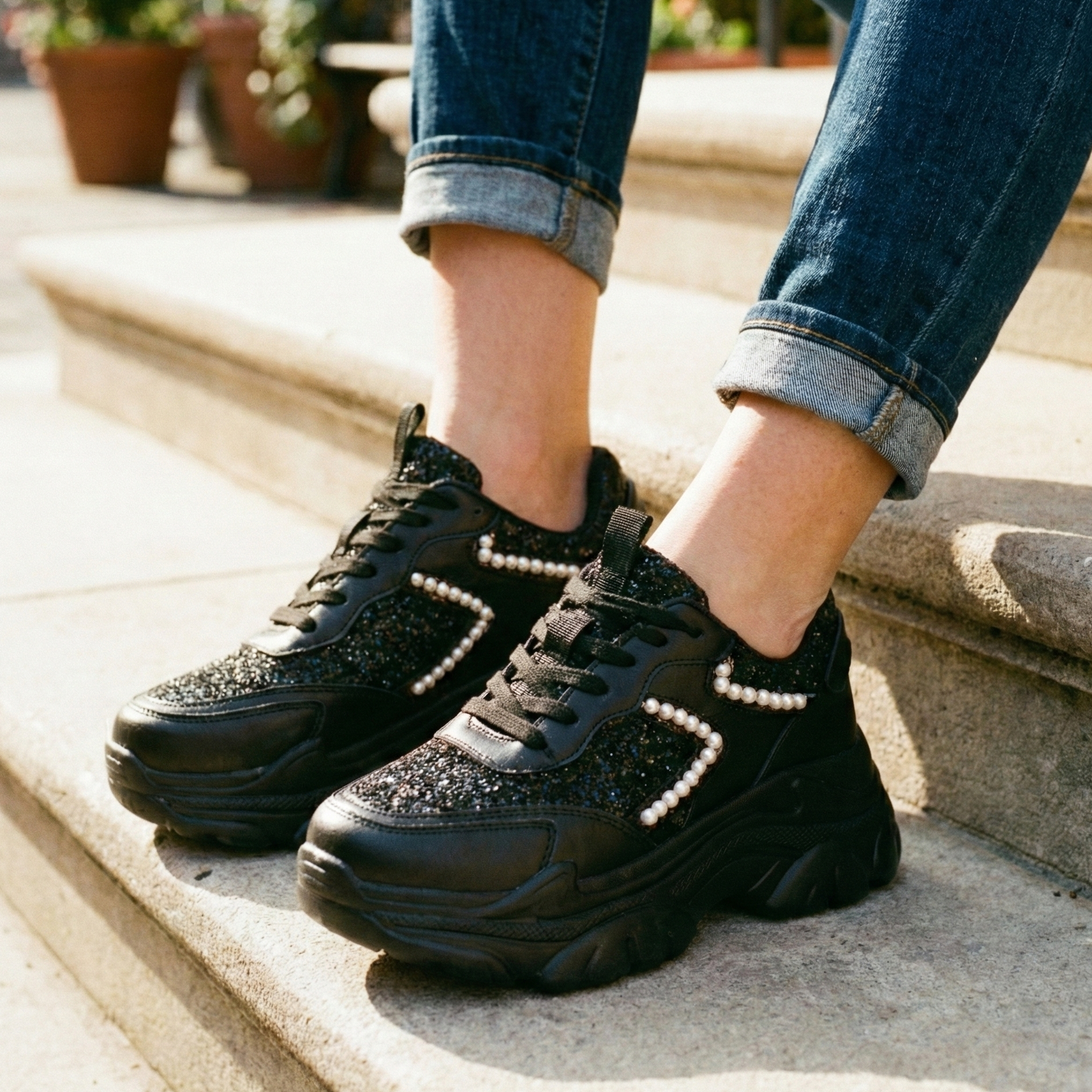 Sneaker Glam Rock: Perlas & Plataforma Chunky