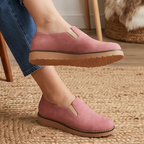 Zapato bajito con elastico hecho de gamuza. Cómodos para uso diario