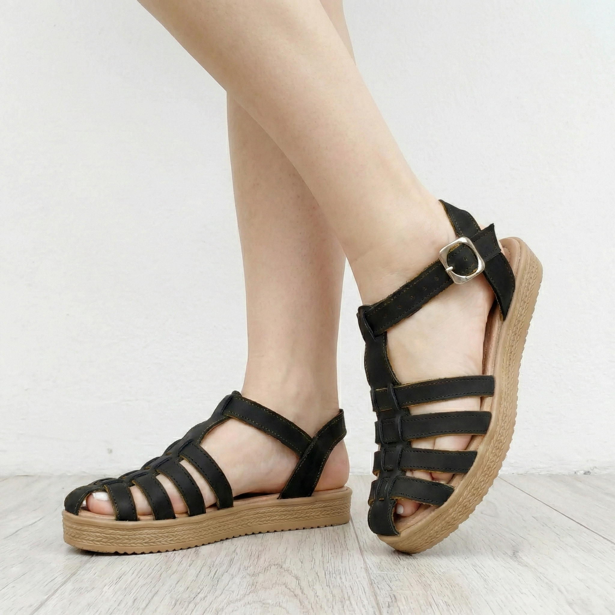 Sandalia Cerrada Trenzada: Suela Cómoda 2.5cm