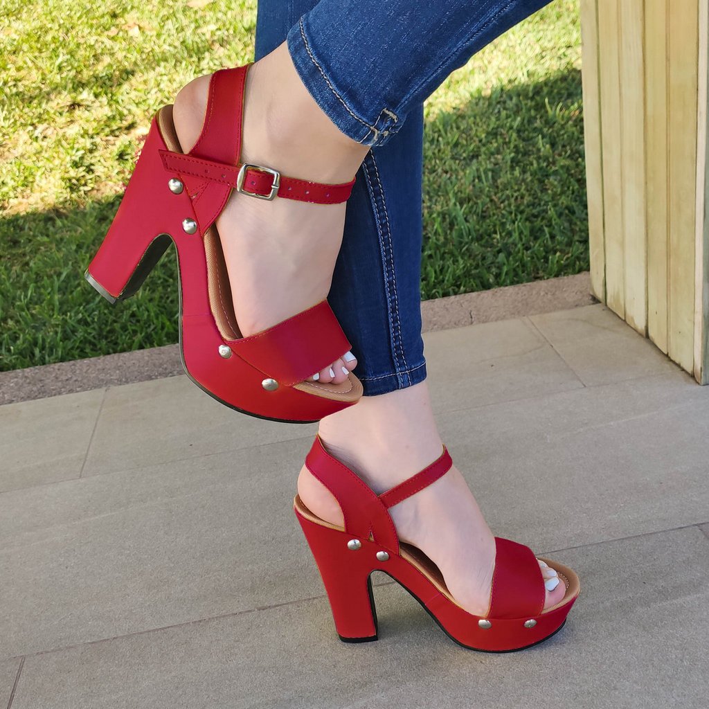 Zapatos Altos Para Dama Con Botones De Metal Rojo / 35 Normal