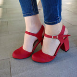 Zapatos Cerrados De Enfrente Y Descubierto Los Costados Rojo / 35 Normal Medianos