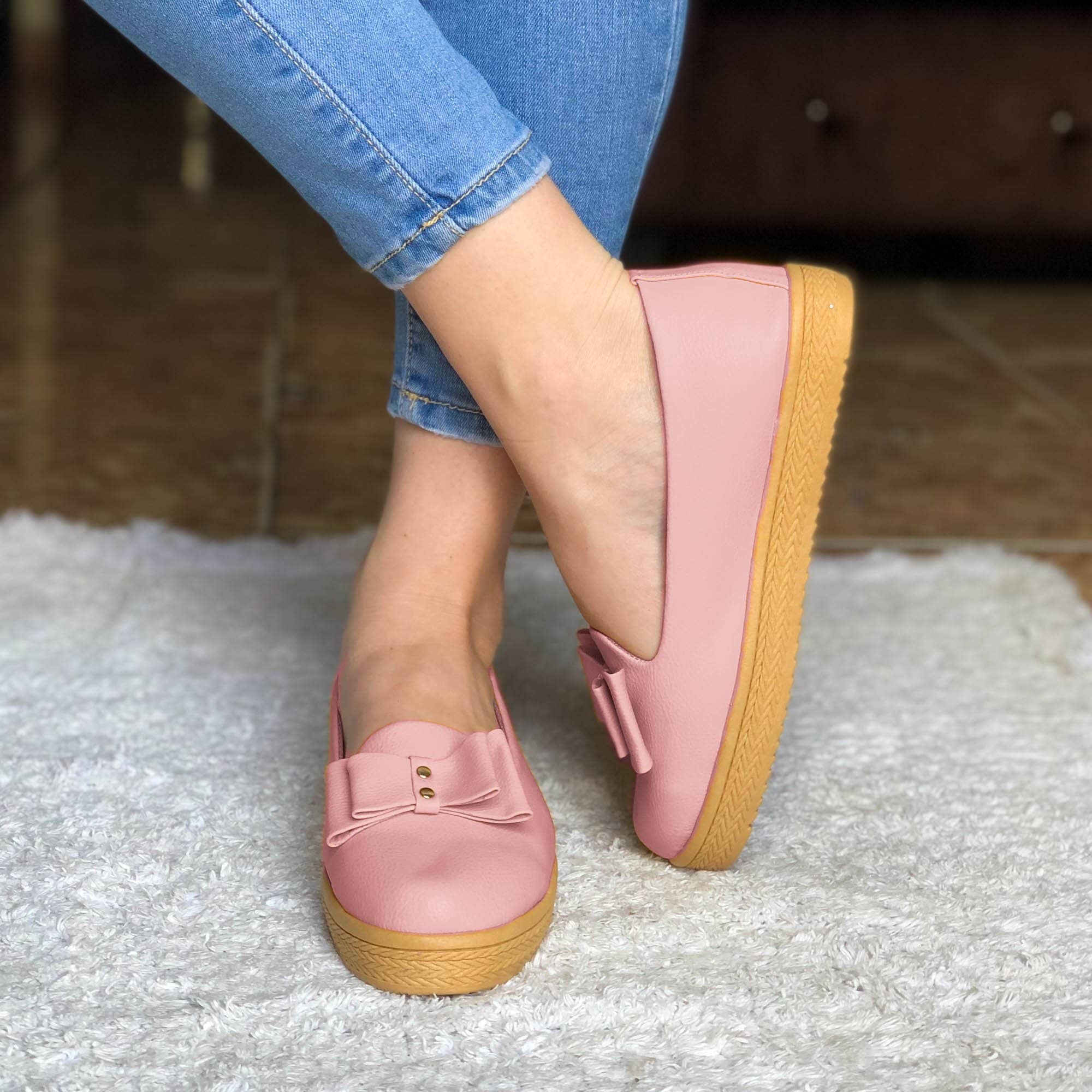 Zapato Cerrado Con Un Chongo Enfrente Suela Beige Rosado / 35 Normal Zapatos Bajitos