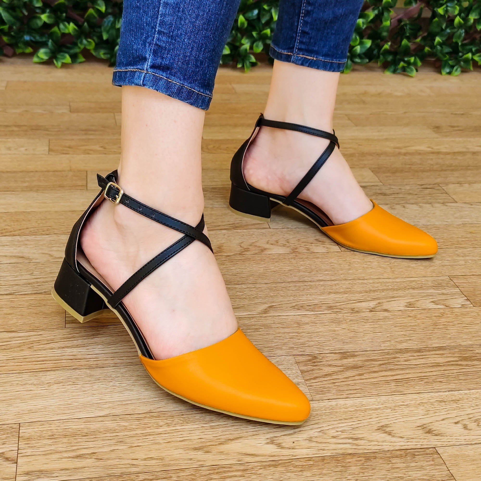 Lindo Zapato Con Un Tacon Pequeño. Estiliza Tu Figura Y Te Aporta Elegancia Anaranjado / 35 Normal