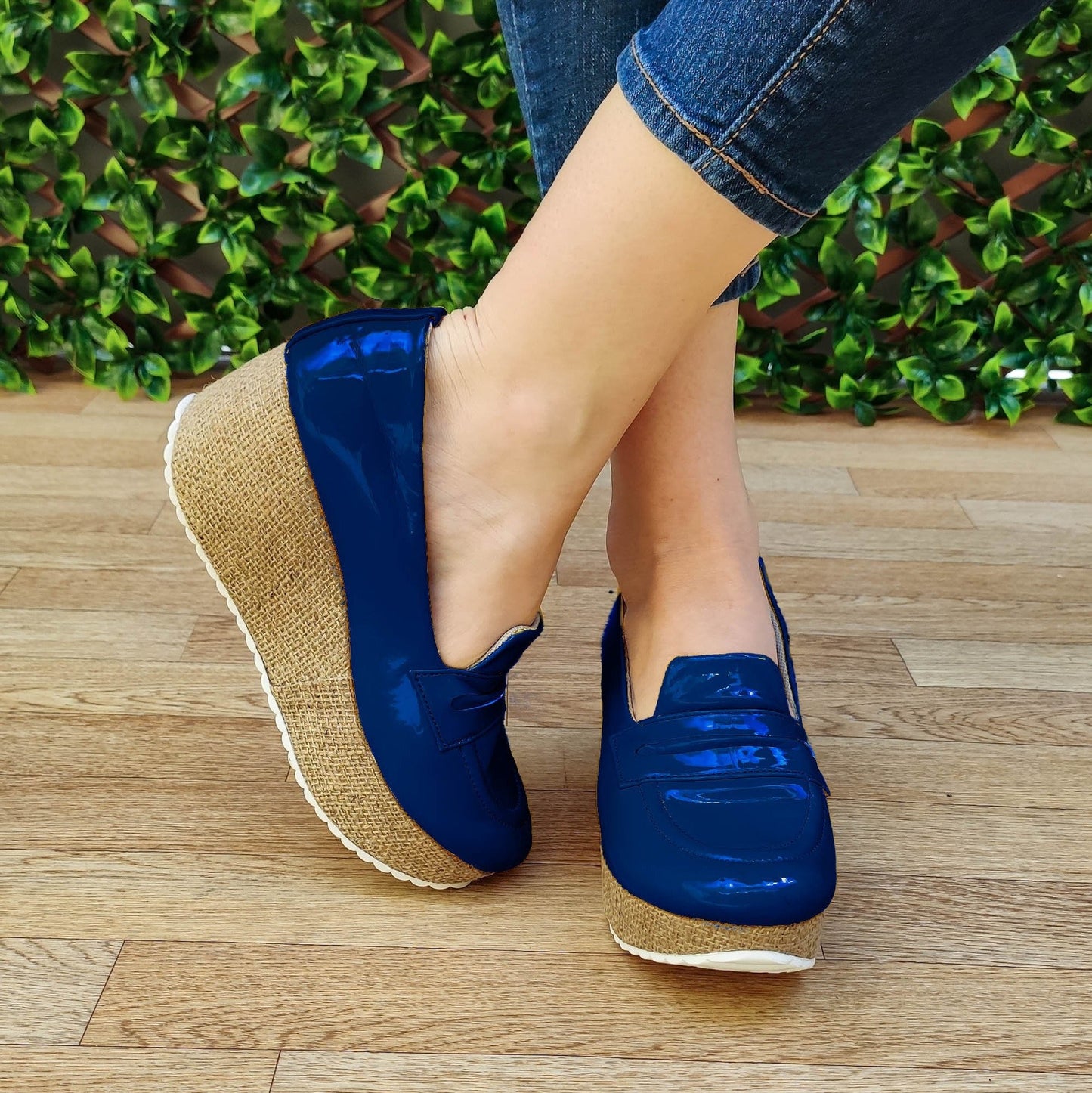 Plataforma Brillante De Charol Con Suela Forrada En Bramante Azul / 34 Normal Zapatos Medianos