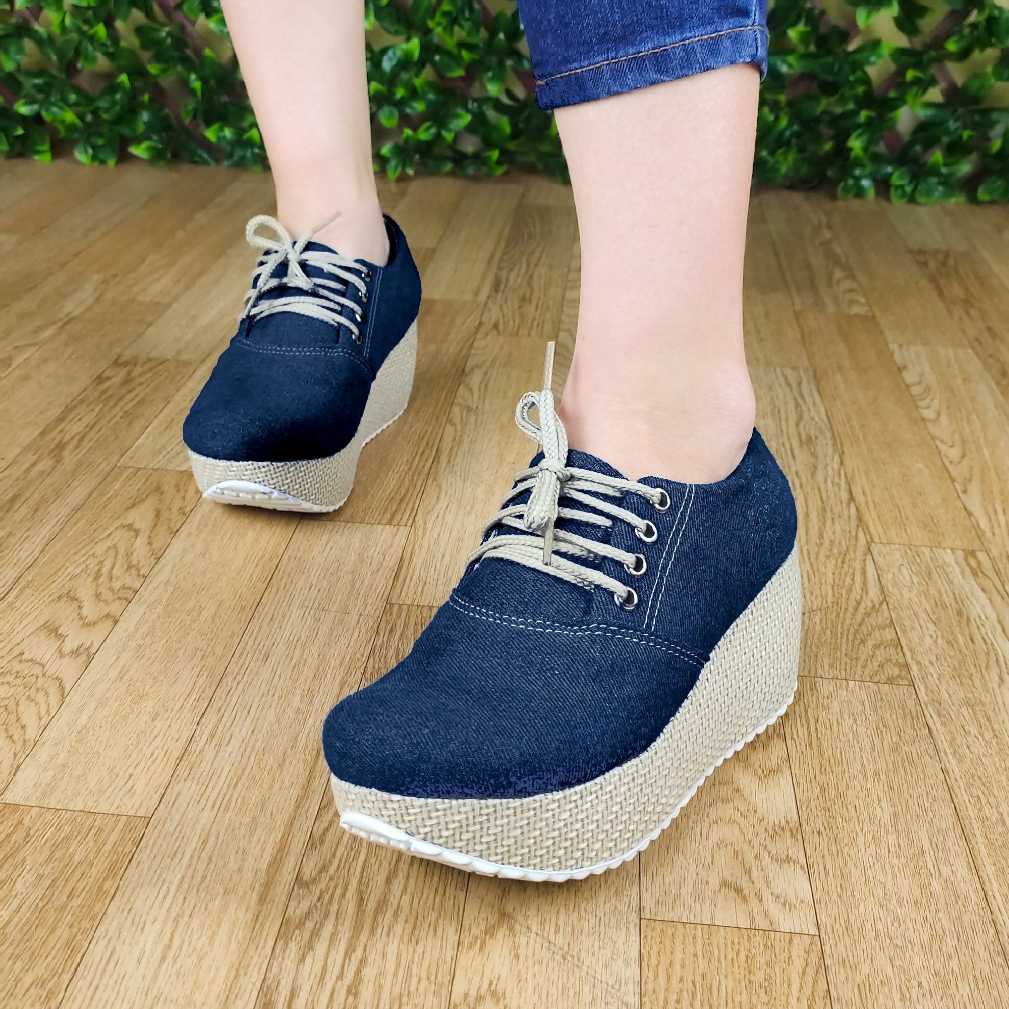 Calzado Mediano De Cordones Hecho Tela Jean. Fáciles Combinar Con Cualquier Ropa Jean Oscuro / 34