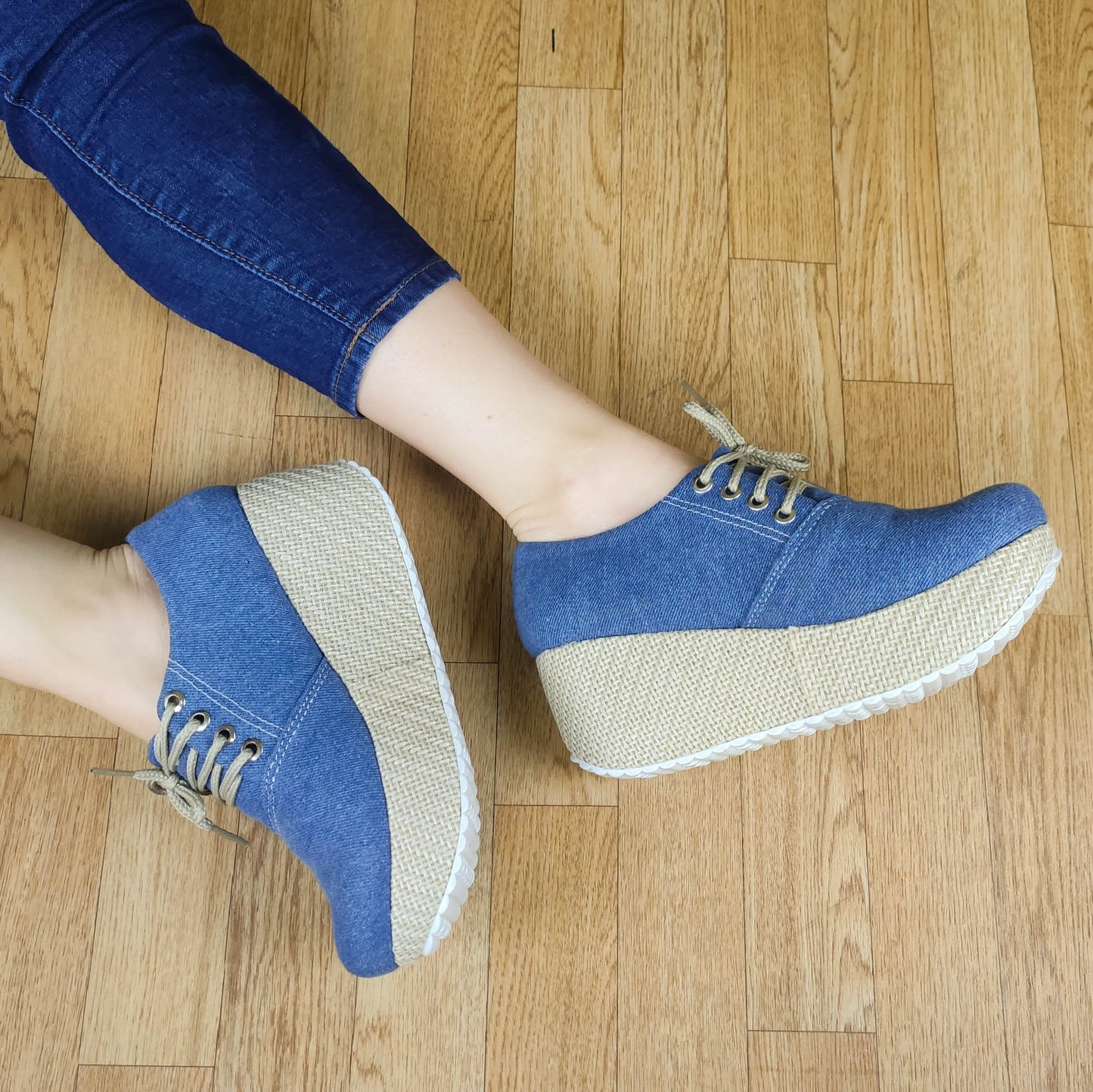 Calzado Mediano De Cordones Hecho Tela Jean. Fáciles Combinar Con Cualquier Ropa Zapatos Medianos