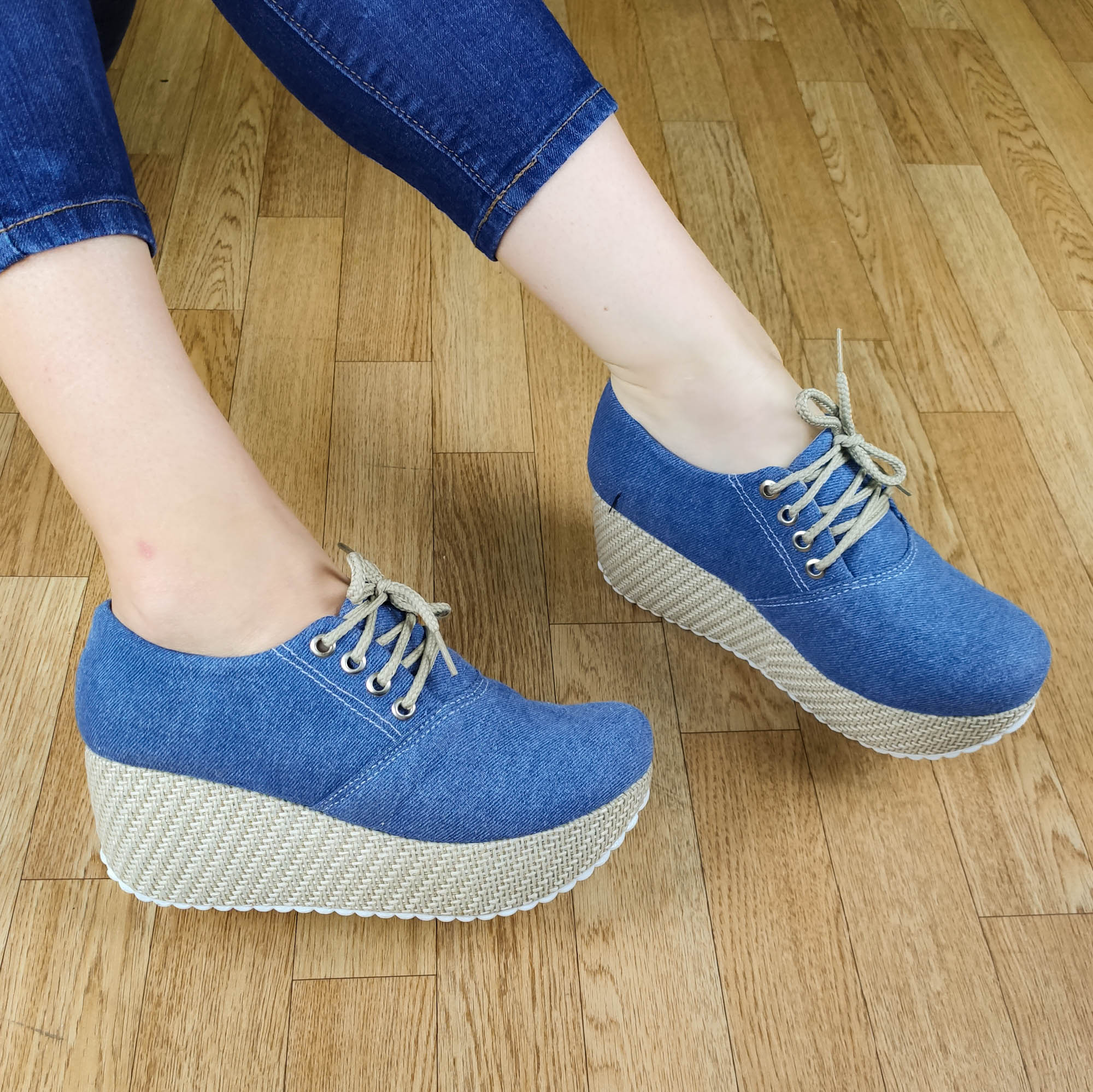 Calzado Mediano De Cordones Hecho Tela Jean. Fáciles Combinar Con Cualquier Ropa Jean Claro / 34