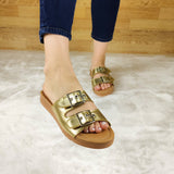 Sandalia Con Dos Hebillas Ajustable. Hechos De Cuerina Brillante Zapatos Medianos