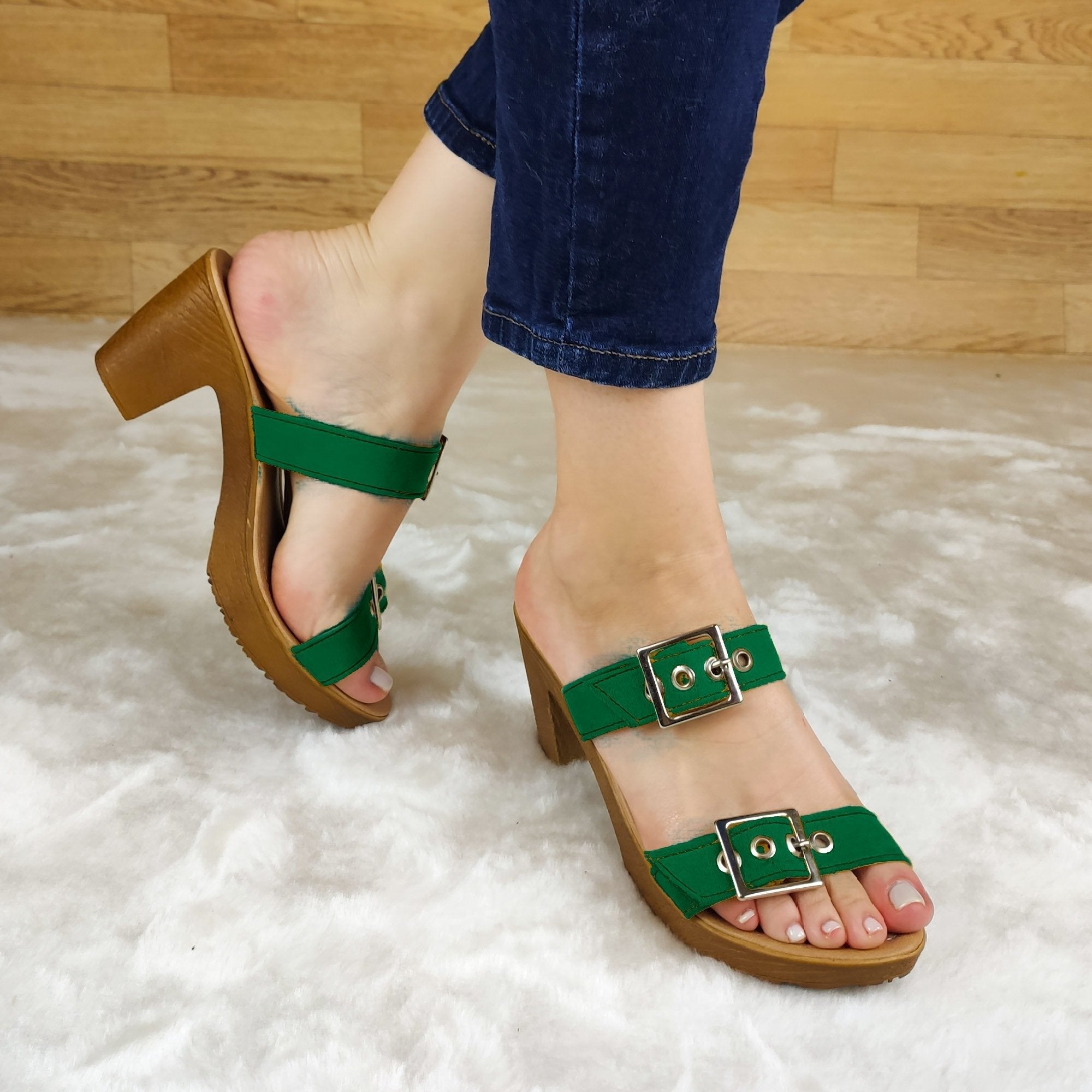 Sandalia Ajustable De Gamuza Con Suela Tacon Color Cafe Verde / 35 Normal Zapatos Medianos