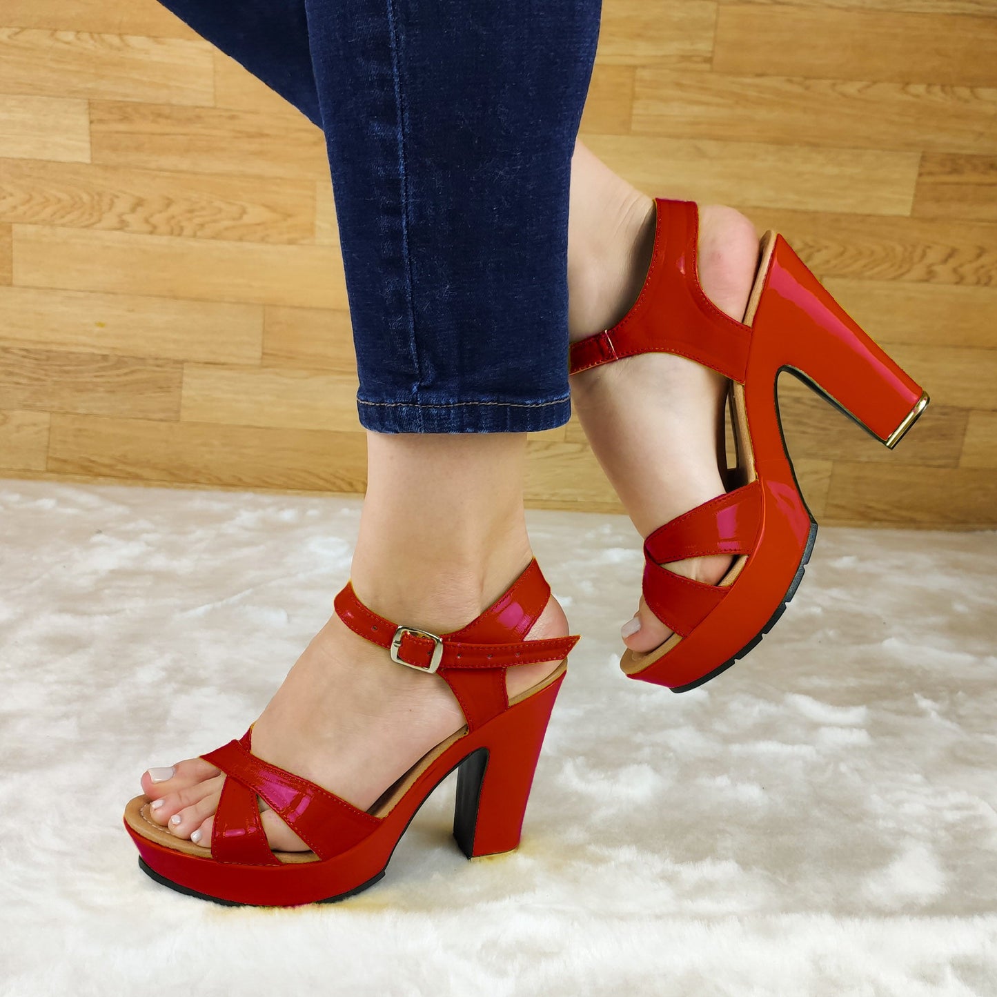 Tacon De Charol Peso Liviano. Hermoso Estilo Rojo / 35 Normal Zapatos Altos