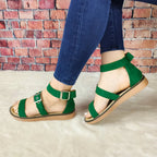 Bella Sandalia Bajita Con 3 Fajas Dos De Ellas Ajustables. Hechas Gamuza Verde / 35 Normal Zapatos