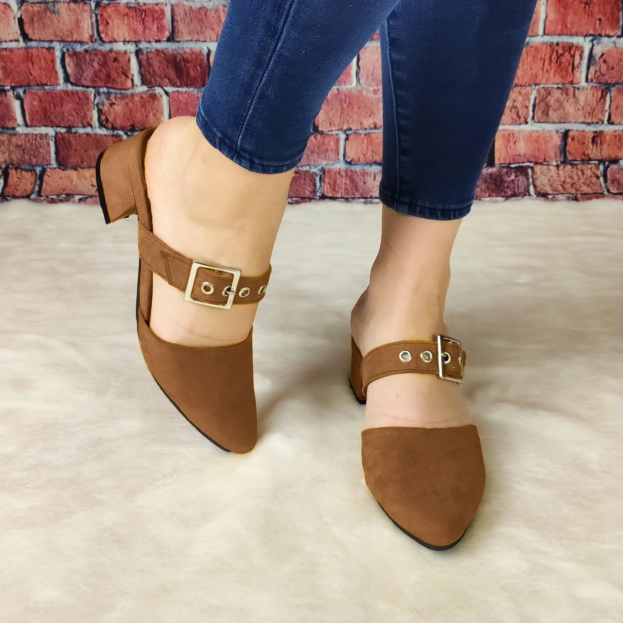 Calzado Con Taconcito Cerrado De Enfrente Puntudo Cafe / 35 Normal Zapatos Bajitos