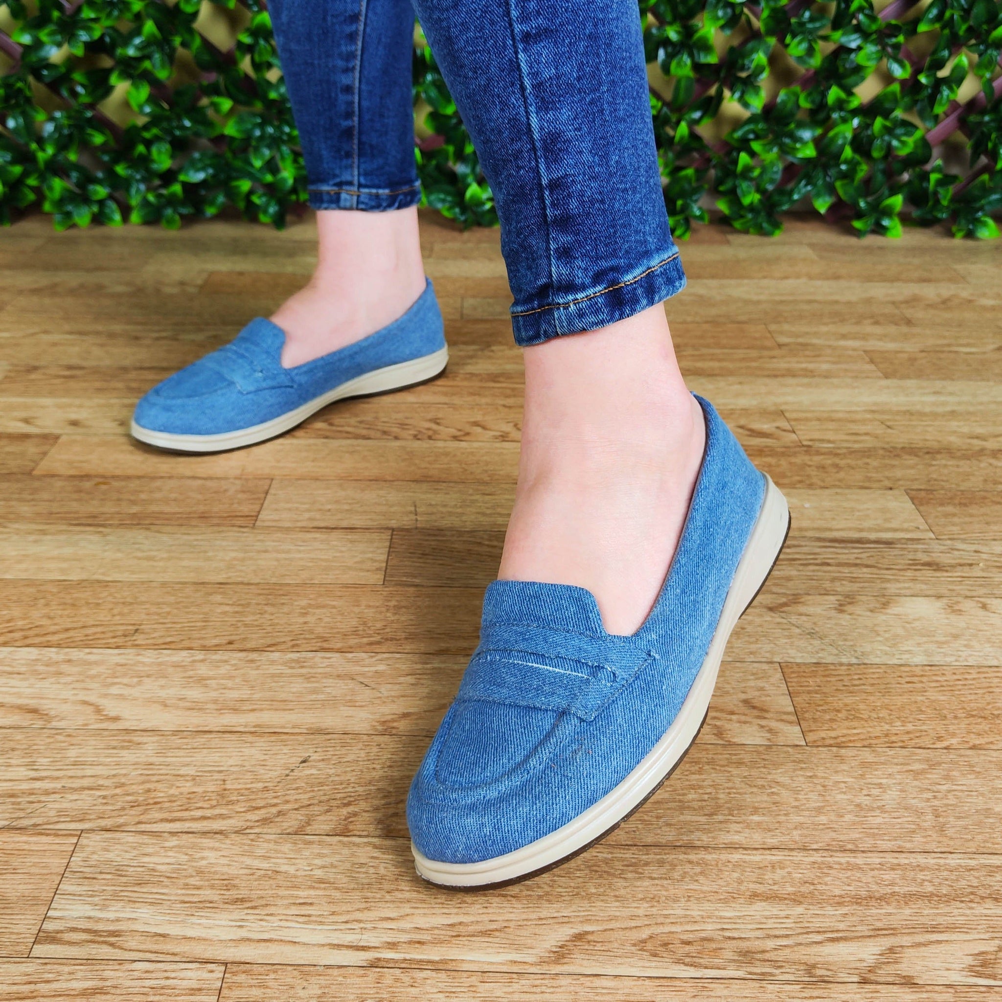 Mocasin Hecho Con Tela De Jean Dos Tonalidades Zapatos Bajitos