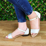 Sandalia Abierta Construida Con Un Taconcito Pequeño Blanco / 35 Normal Zapatos Bajitos