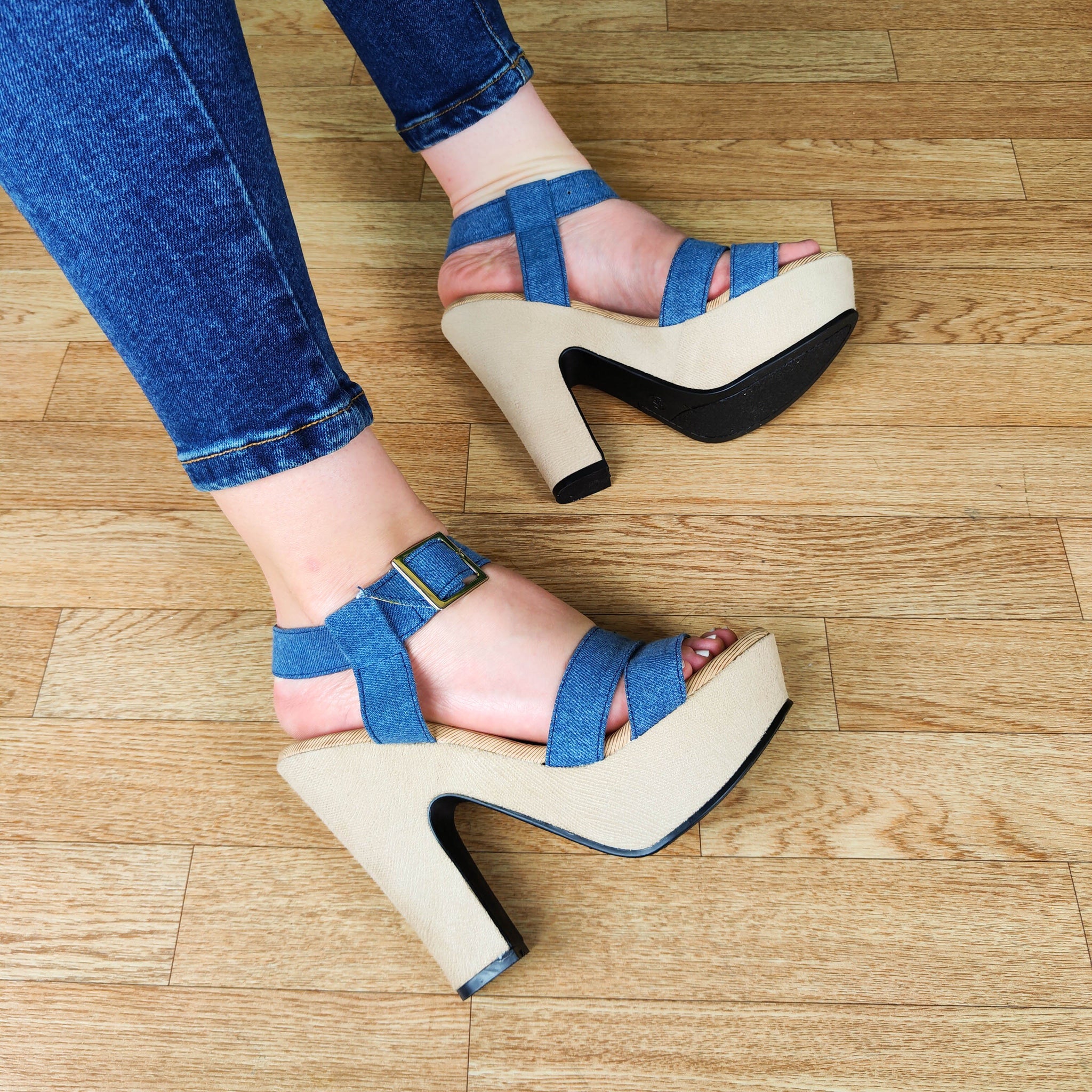 Tacones De Tela Jean Y En Tela. Dos Tonalidades Zapatos Altos