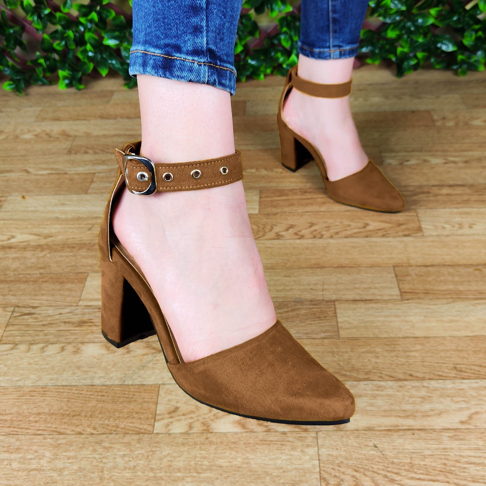 Calzado De Gamuza. Sandalias Femeninas Puntudas Cerradas Enfrente Cafe / 35 Normal Zapatos Medianos