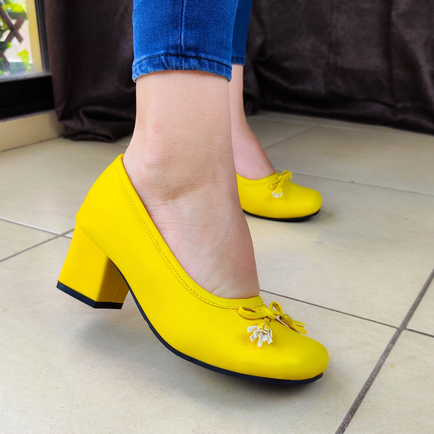 Bello Calzado Con Taconcito Cerrado Y Punta Redonda Bonito Diseño Exclusivo Amarillo / 35 Normal