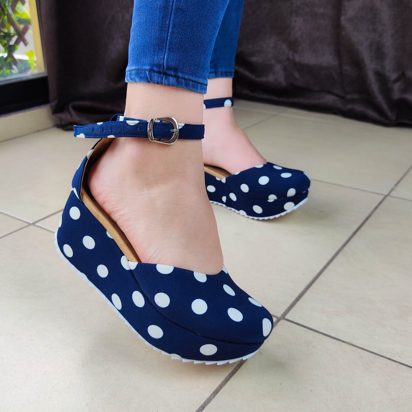 Alegres Plataformas Cerradas Con Tela De Patrón Puntitos 3 Colores Para Elegir Zapatos Medianos