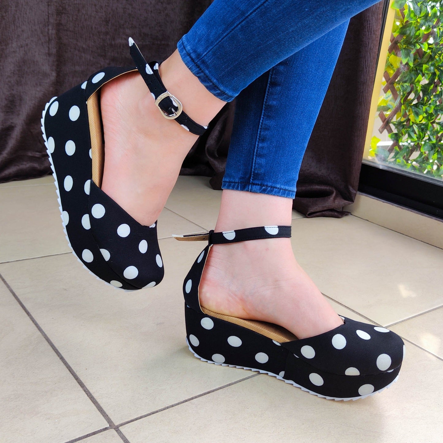 Alegres Plataformas Cerradas Con Tela De Patrón Puntitos 3 Colores Para Elegir Zapatos Medianos