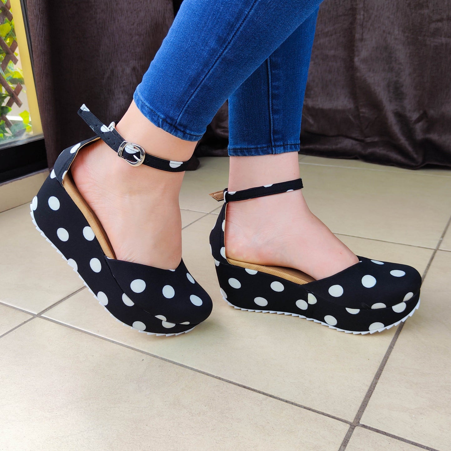 Alegres Plataformas Cerradas Con Tela De Patrón Puntitos 3 Colores Para Elegir Negro / 34 Normal